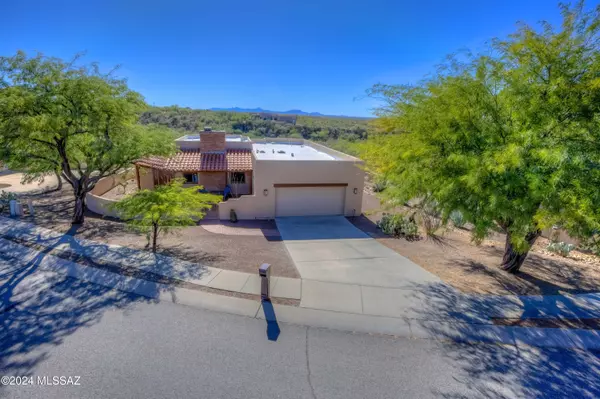 812 E Armor Springs Place, Green Valley, AZ 85614