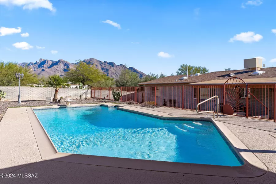 10056 N Rancho Sonora Drive, Oro Valley, AZ 85737