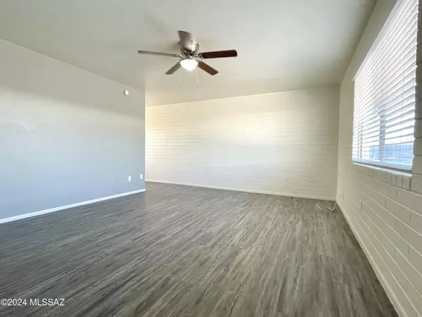 Tucson, AZ 85716,3717 E Lee Street #11