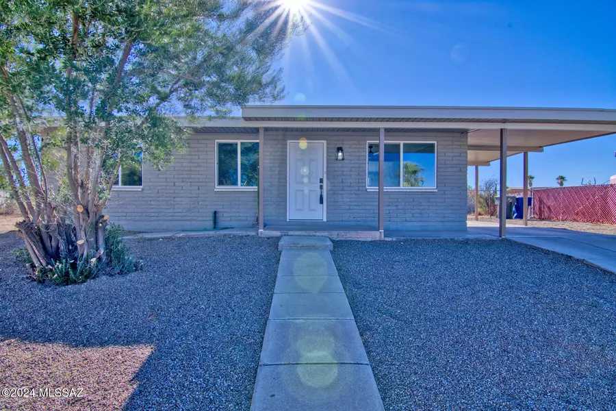 7826 E Locust Street, Tucson, AZ 85730