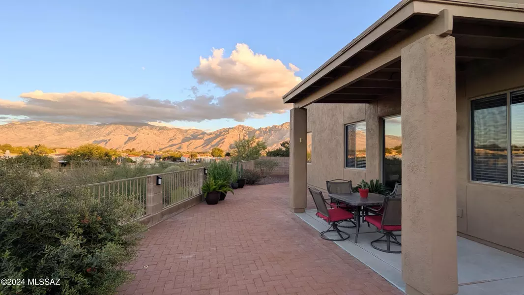 11821 N Pyramid Point Drive, Oro Valley, AZ 85737