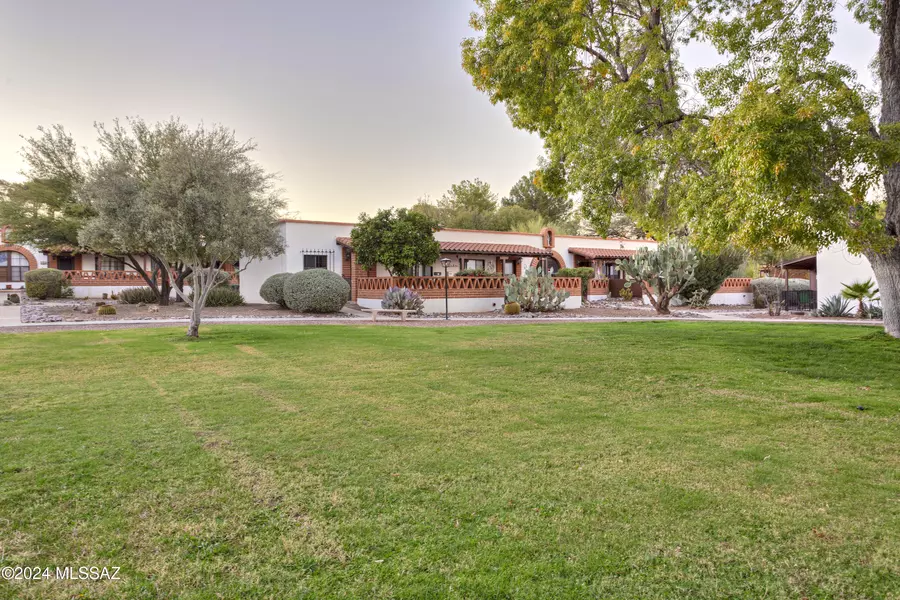 232 S Paseo Pena  #A, Green Valley, AZ 85614