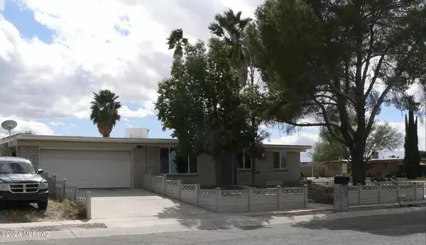 4573 S Silver Beech Avenue, Tucson, AZ 85730