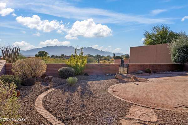 1717 W Placita Peseta, Green Valley, AZ 85622