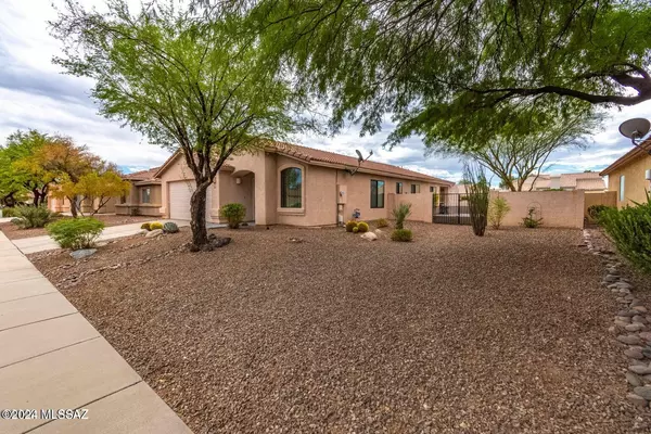 Tucson, AZ 85743,8370 N Sayante Way