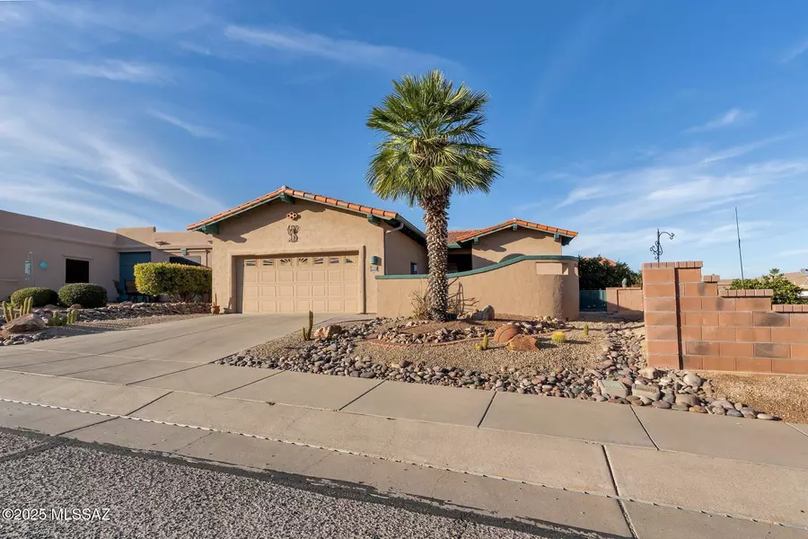 804 W Via Santa Adela, Green Valley, AZ 85614