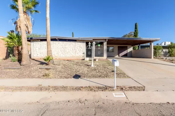 Tucson, AZ 85710,8957 35Th Ci E