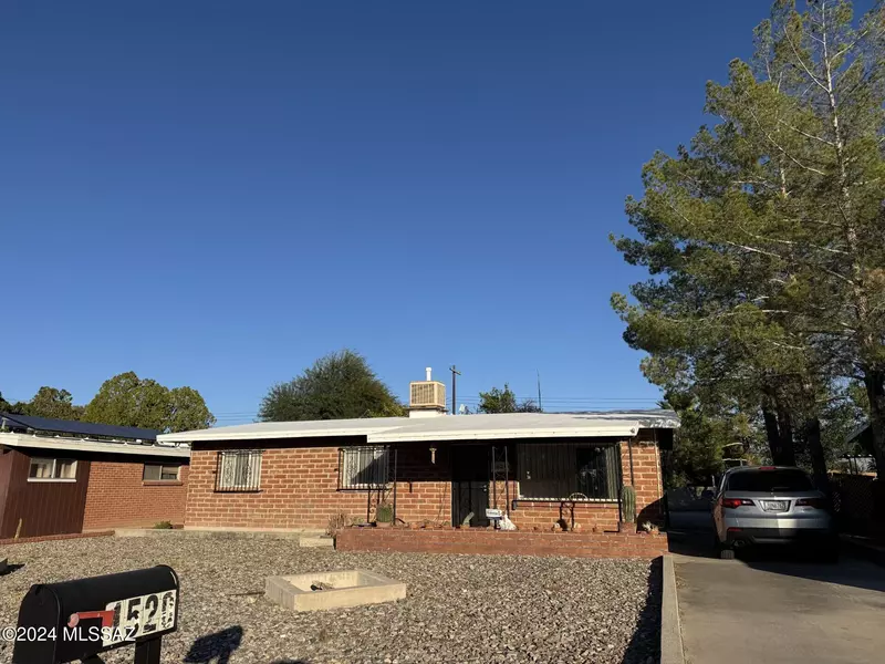 1520 N Louis Avenue, Tucson, AZ 85712