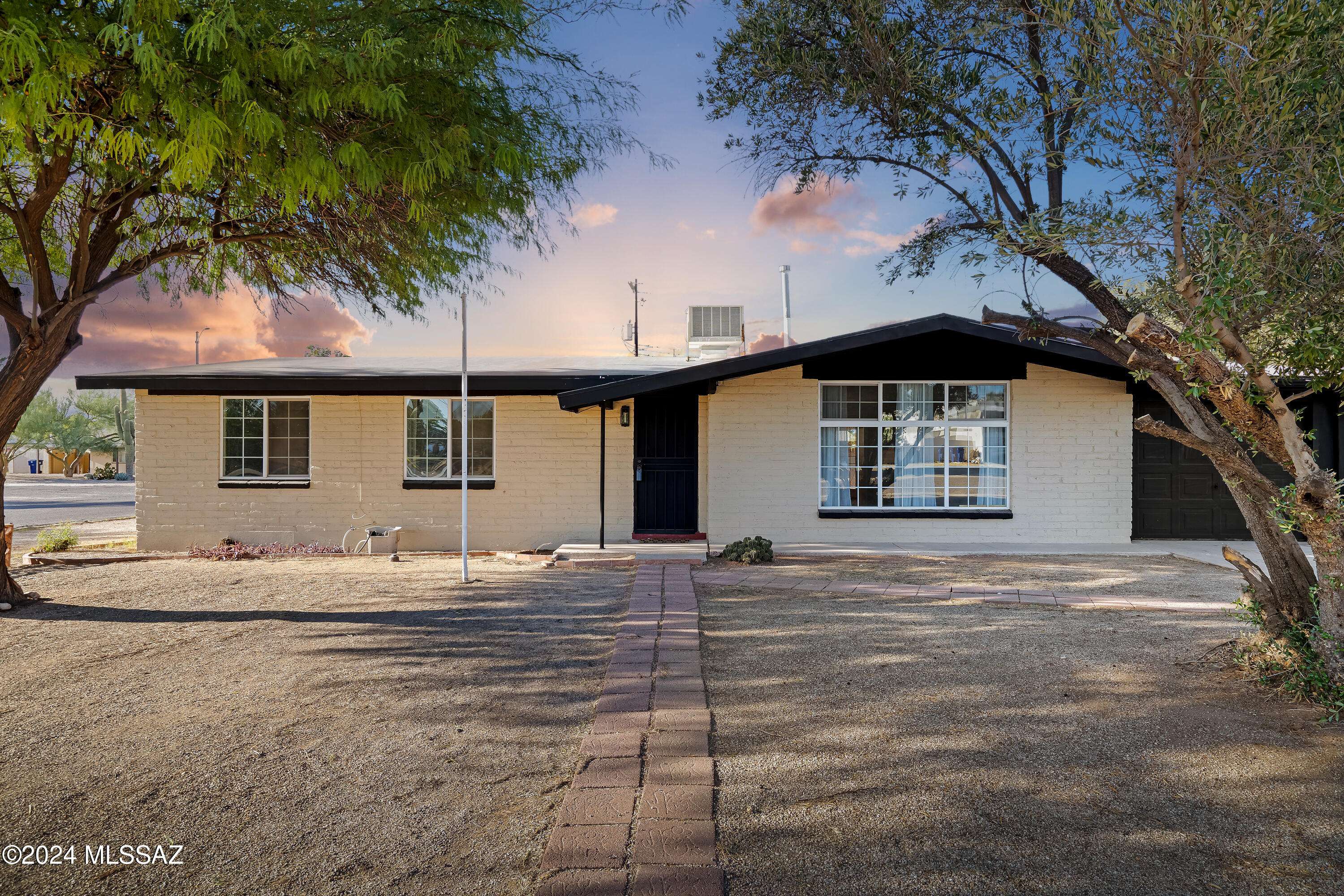6801 E Oberlin Drive, Tucson, AZ 85710