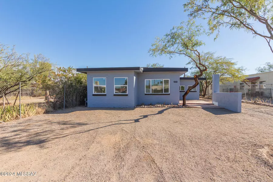 2720 N Fritz Drive, Tucson, AZ 85705