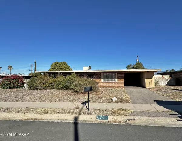 6741 E Calle Mercurio, Tucson, AZ 85710