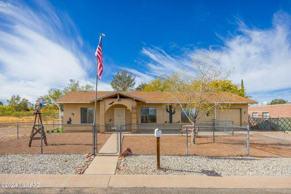 209 N Fairbank Street, Huachuca City, AZ 85616