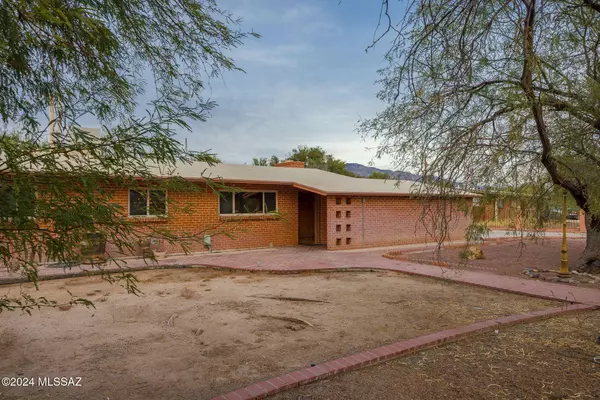 1440 W Roller Coaster Road, Tucson, AZ 85704