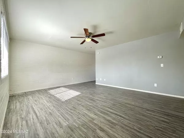 Tucson, AZ 85716,3717 E Lee Street #8