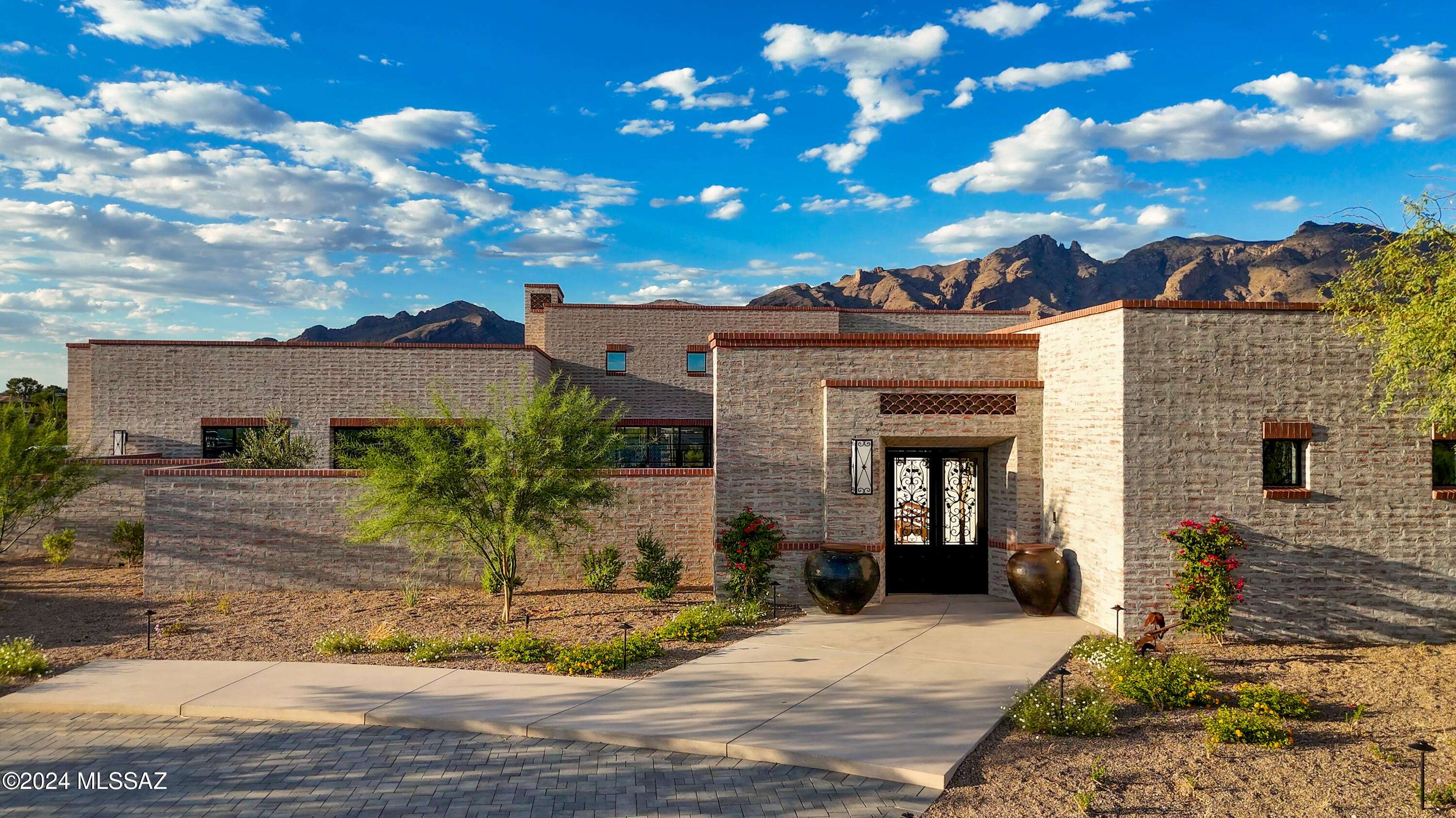 Tucson, AZ 85718,5195 N Camino Antonio  #8