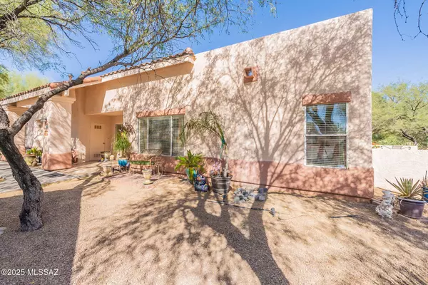 1598 N Paseo La Tinaja, Green Valley, AZ 85614