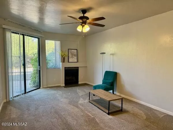 Tucson, AZ 85718,5675 N Camino Esplendora  #2110