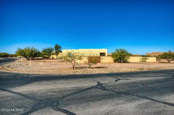 13082 W Blue Yucca Place,  Tucson,  AZ 85743