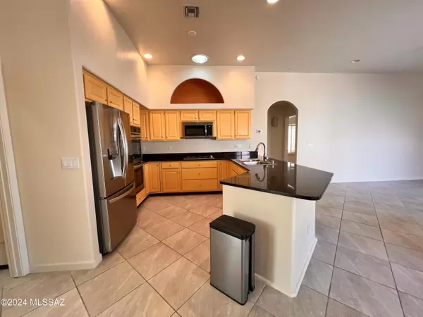 Oro Valley, AZ 85737,1676 W Wimbledon Way