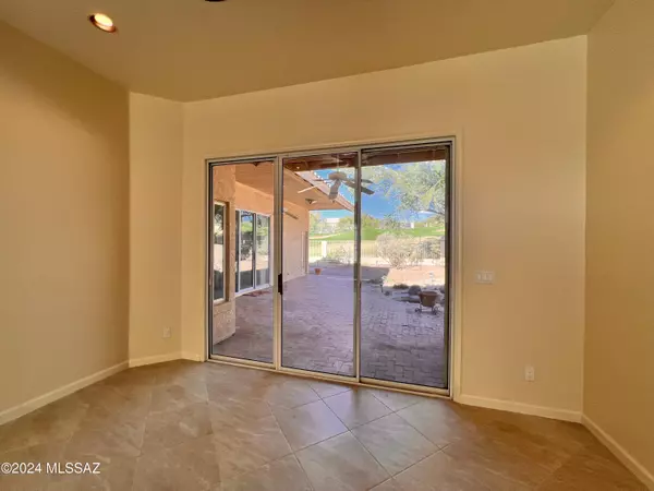 Oro Valley, AZ 85737,1676 W Wimbledon Way