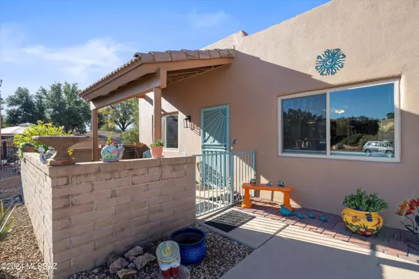 997 W Camino Erranle, Green Valley, AZ 85614