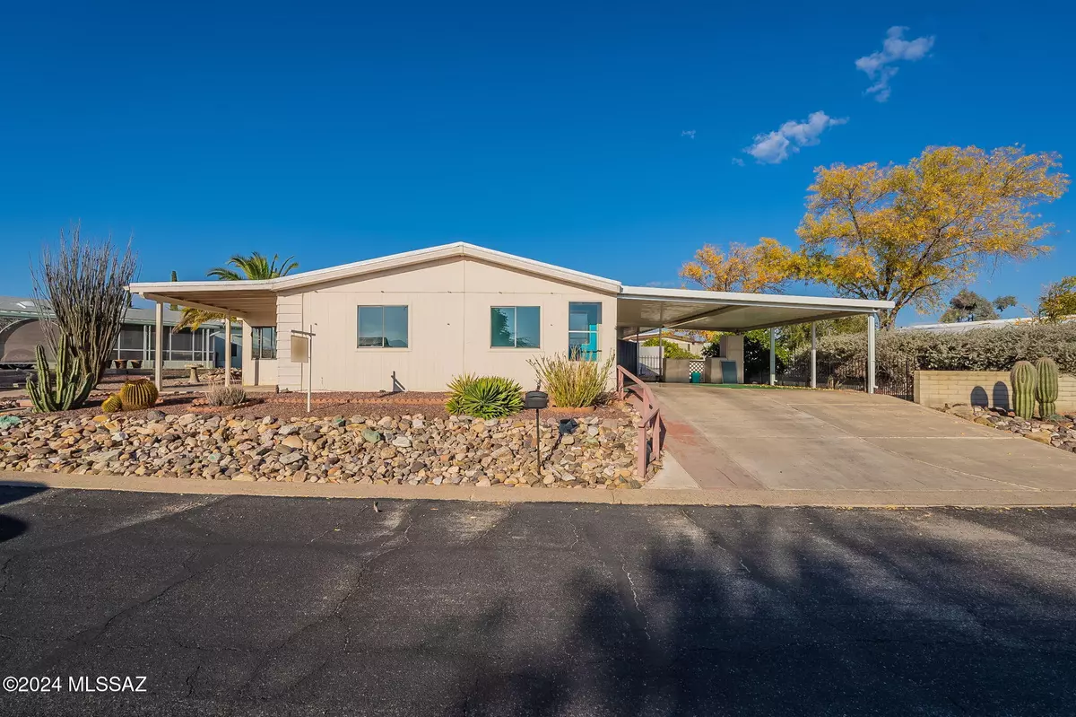 Green Valley, AZ 85614,224 W Tuna Drive