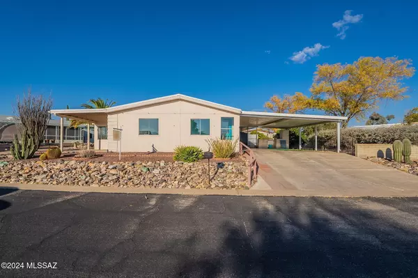 224 W Tuna Drive, Green Valley, AZ 85614