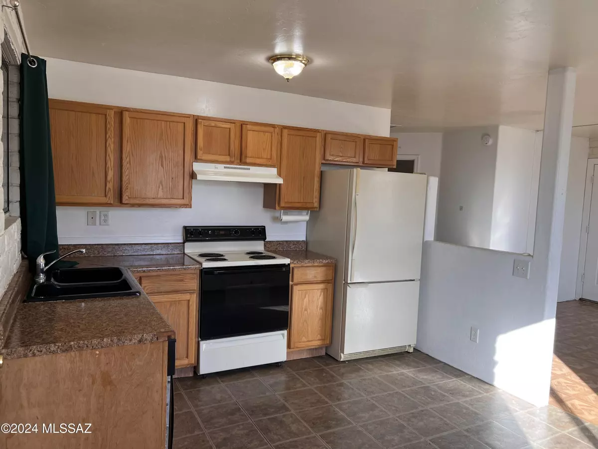 Tucson, AZ 85745,1213 W Niagara Street #2