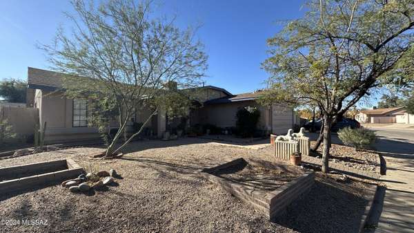 1495 W Nevins Drive, Tucson, AZ 85746