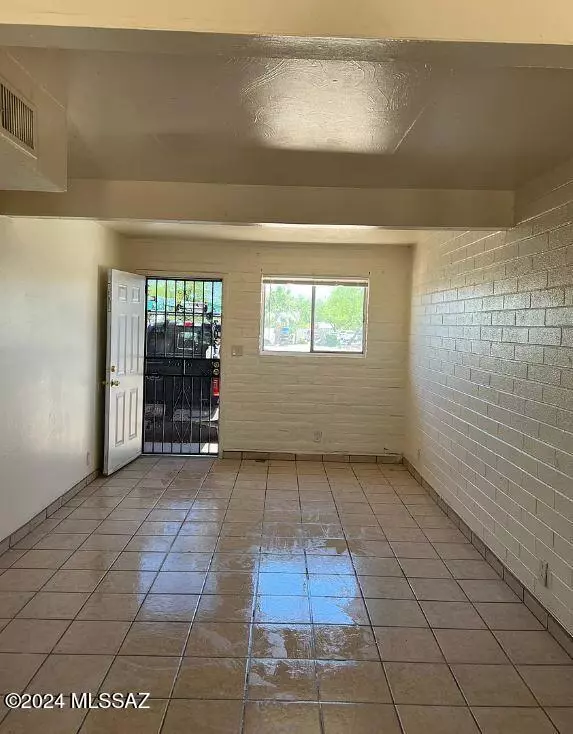 Tucson, AZ 85714,703 W Irvington Road