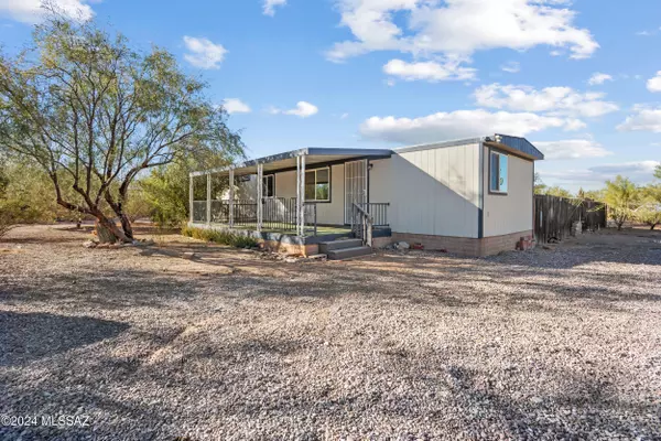 11396 W Ina Road, Tucson, AZ 85743