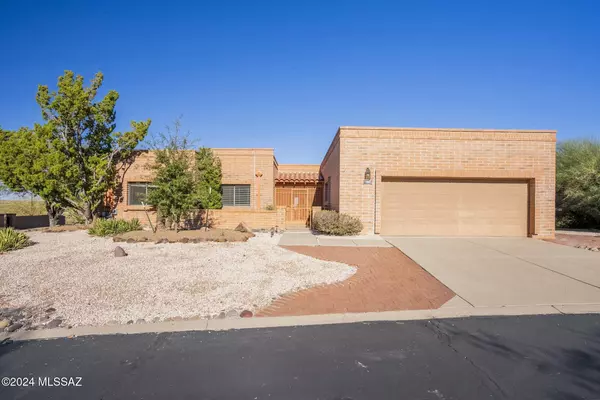 1800 W Camino Urbano, Green Valley, AZ 85622