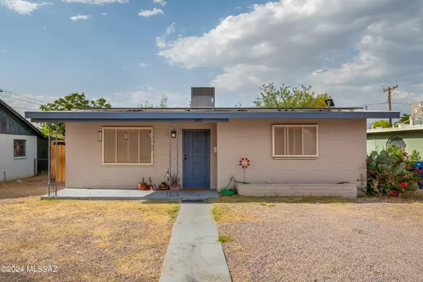 2207 E 18Th Street, Tucson, AZ 85719