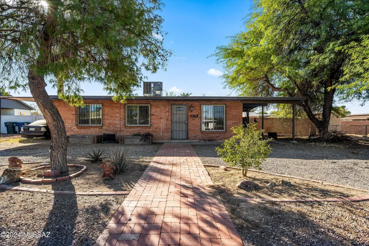 Tucson, AZ 85711,5734 E 33rd Street