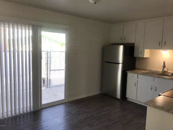 Tucson, AZ 85716,3717 E Lee Street #10