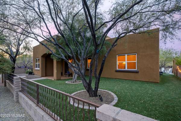 10570 E Eleanor Maldonado Place, Tucson, AZ 85747