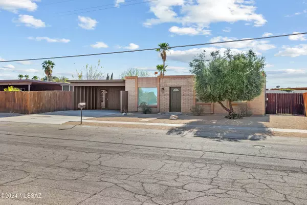 Tucson, AZ 85710,9346 E 5th Street