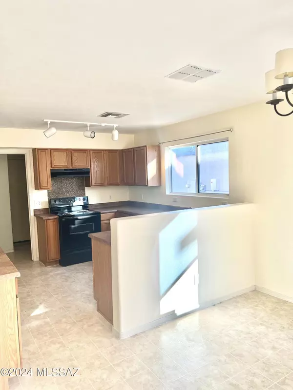 Sahuarita, AZ 85629,18752 S Via Santa Bonita