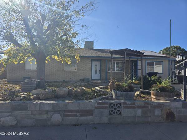 3811 W Fuller Street, Thatcher, AZ 85552