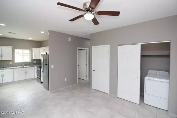 Tucson, AZ 85705,433 E Navajo Road #2