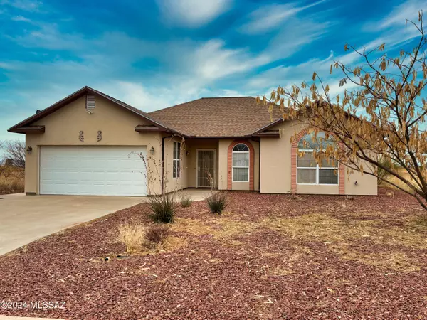 985 E Geneva Street, Pearce, AZ 85625