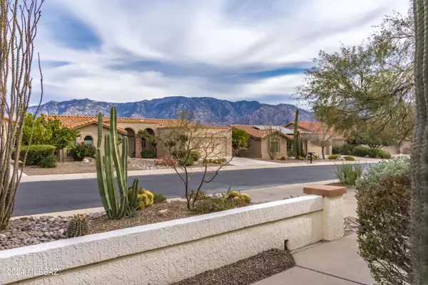 Oro Valley, AZ 85755,14021 N Desert Butte Drive