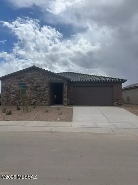 10561 W Beaman Lane, Marana, AZ 85653