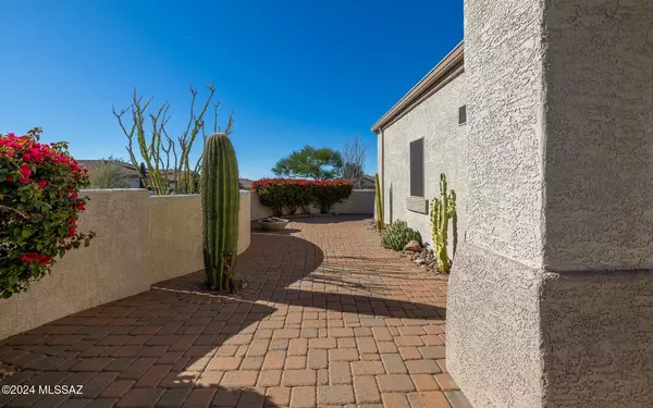 Marana, AZ 85658,5172 W Navajo Mesa Place