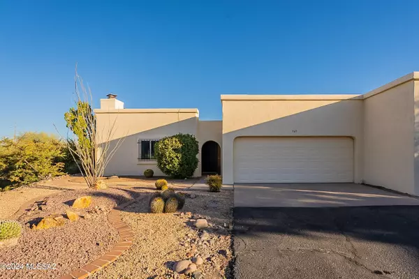 949 W Camino Guarina, Green Valley, AZ 85614