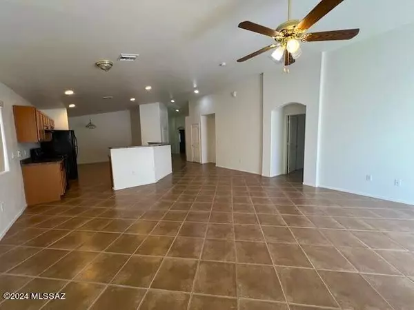 Tucson, AZ 85746,3043 W Mountain Dew Street