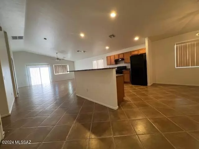 Tucson, AZ 85746,3043 W Mountain Dew Street