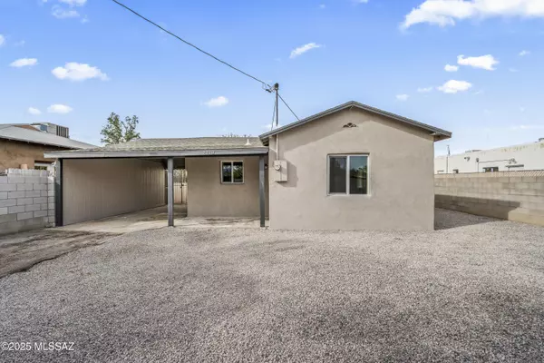 2219 N Treat Avenue, Tucson, AZ 85716