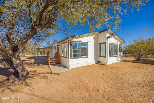 2498 W Columbine Lane, Benson, AZ 85602