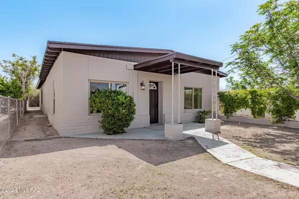 667 W 40th Street, Tucson, AZ 85713